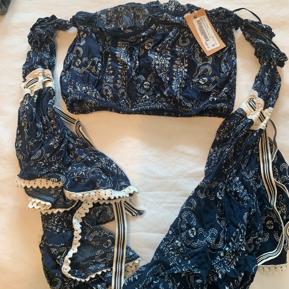 NWT Patterned Crop Top w/ Bell Sleeves